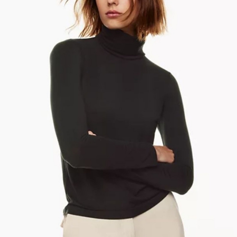 Babaton Mock Neck Box Fit Long Sleeved Tee